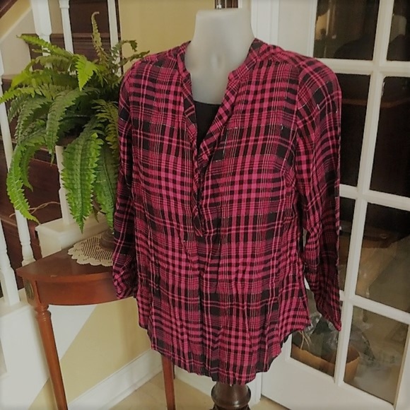Lane Bryant Tops - 💥TAKE 50% OFF💥Lane Bryant Shirt Like New 14W